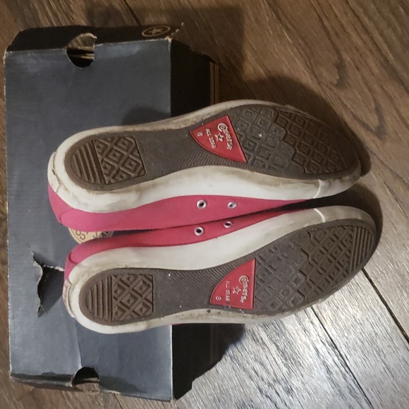 Converse pink and white size 8 sneaker. - Picture 3 of 4